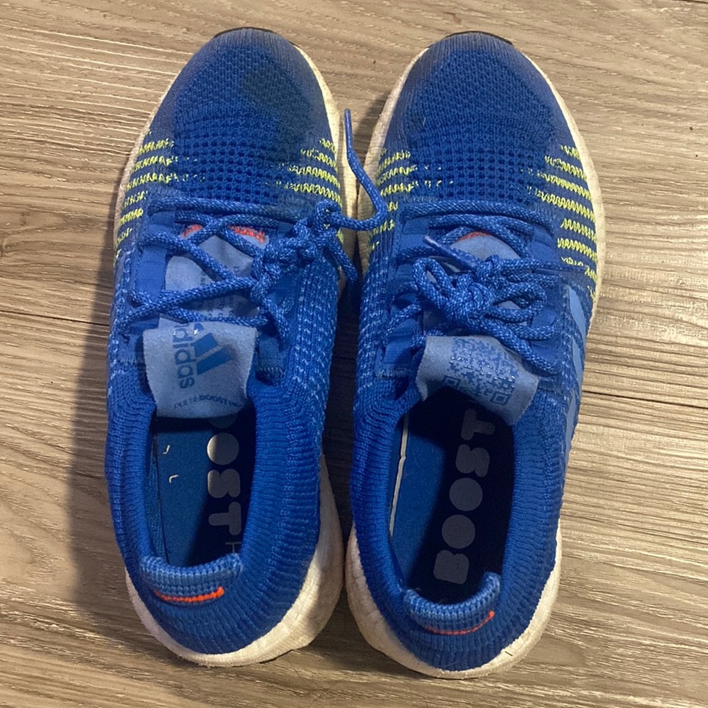Adidas Sneakers